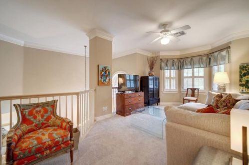 7804 Comfort Cv, Austin TX 78731-1464 exterior