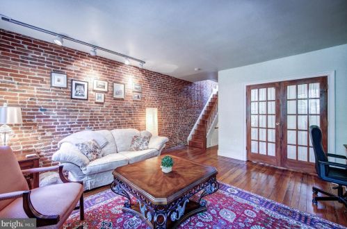 2004 Brandywine St, Philadelphia PA 19130-3204 exterior