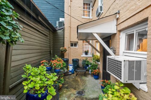 126 Fairfax St, Alexandria VA 22314-3331 exterior