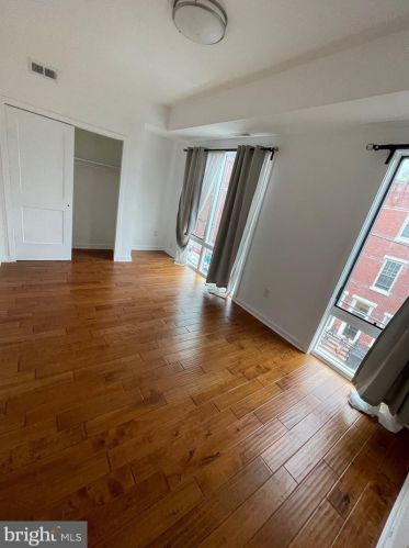 924 15 St, Philadelphia PA 19146-2141 exterior