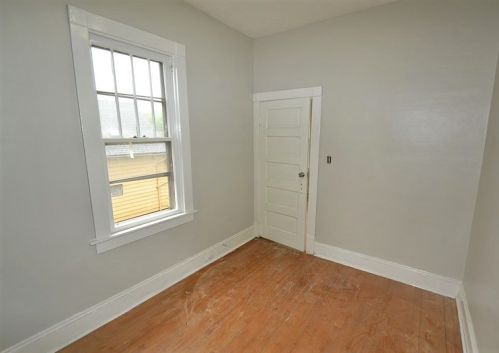 2463 9 Pl, Milwaukee WI 53215-3213 exterior