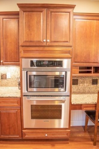 2 Camelot Dr, Worcester MA 01602-1318 exterior