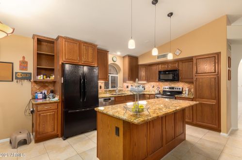 1620 Acoma Dr, Phoenix AZ 85032-5226 exterior