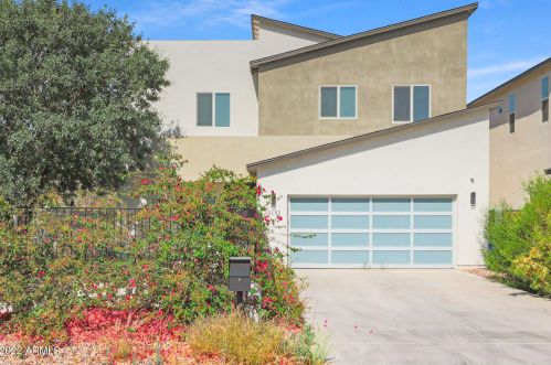 3102 37th St, Phoenix, AZ 85018-6302