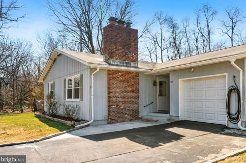 301 Minnetonka Rd, Somerdale, NJ 08083-2907