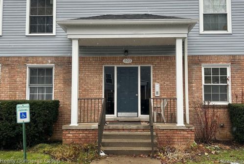 503 University Dr, Rochester, MI 48307-2150