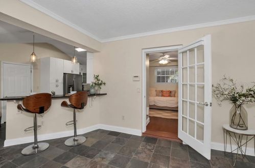 2115 Frst Cir, Orlando FL 32803-6247 exterior