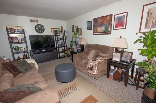 802 Rodgers Ct, Rahway NJ 07065-3616 exterior