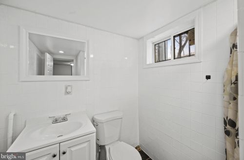 1423 Holbrook St, Washington DC 20002-2908 exterior