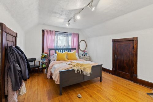 2448 Booth St, Milwaukee WI  53212-2931 exterior