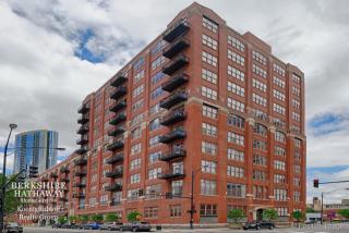 360 Illinois St, Chicago IL  60654-3658 exterior