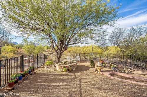 2621 Peter Seward Dr, Tucson AZ 85745-9611 exterior