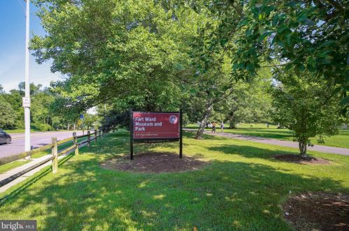 311 Kentucky Ave, Alexandria VA 22305 exterior