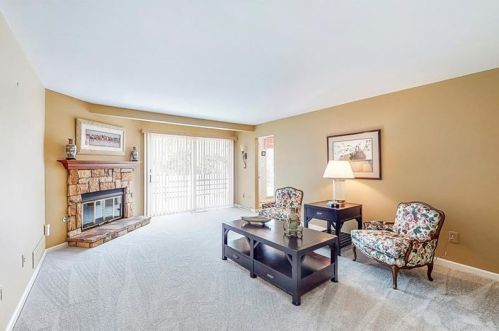 408 Royal Ct, Pittsburgh, PA 15234-1049