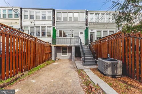 1607 D St, Washington DC  20003-2441 exterior