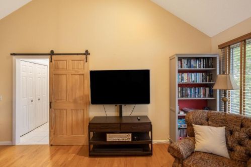 9 Noto Dr, Providence RI  02904-2905 exterior