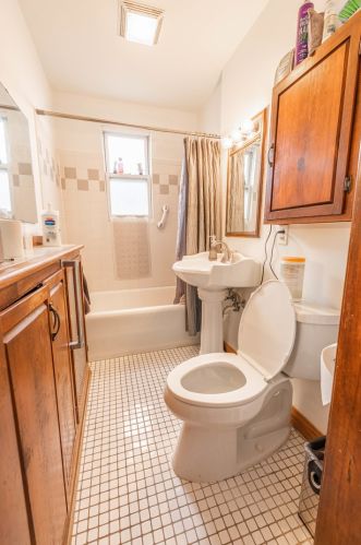 2837 Moody Ave, Chicago IL 60646-5309 exterior