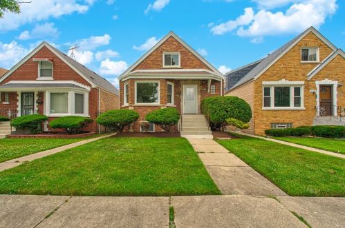 7138 Christiana Ave, Chicago IL  60629-3520 exterior