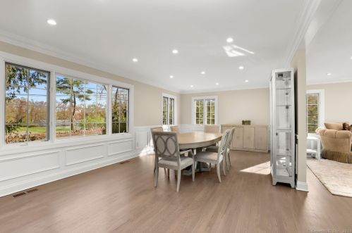 42 Kings Hwy, Westport CT  06880-4710 exterior