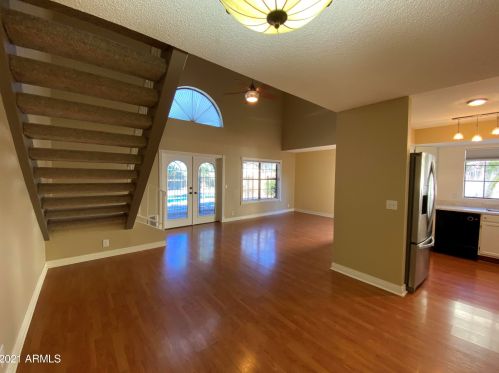 15814 38 Dr, Phoenix AZ 85053-3757 exterior