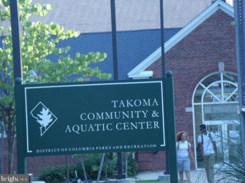 521 Tuckerman St, Washington DC 20011-1146 exterior