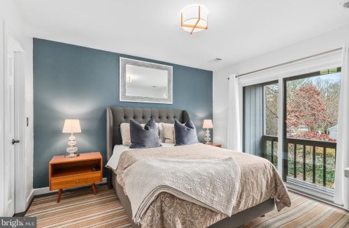 11120 Glade Dr, Herndon VA 20191-4706 exterior