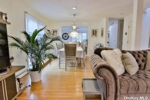 72 Shinbone Ln, Commack NY 11725-5517 exterior