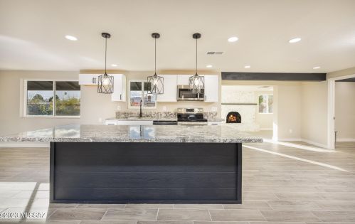 2520 Calle Cordova, Tucson AZ  85710-5732 exterior