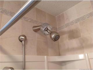 74 Farms Dr, Manchester CT  06040-6646 exterior