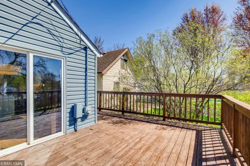 1051 Cumberland St, Saint Paul MN 55117-4870 exterior