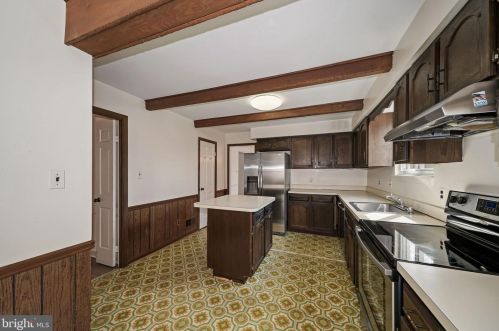 9924 Bedfordshire Ct, Rockville MD 20854-2015 exterior