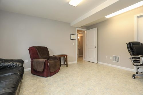 12 Ty Ln, Concord NH  03303-1049 exterior