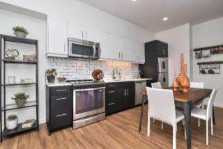 1515 21st Ave, Portland OR  97209-4833 exterior