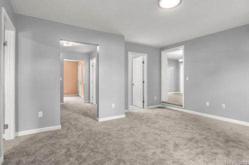 5834 Belton St, Garden City MI  48135-2531 exterior