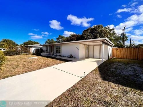 124 Lobster Rd, Fort Pierce FL  34983-1718 exterior