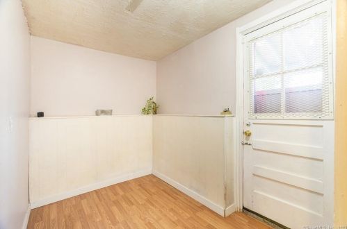 736 Hillside Ave, Hartford CT 06106-4514 exterior