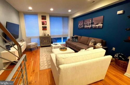 981 Leithgow St, Philadelphia PA  19123-1440 exterior