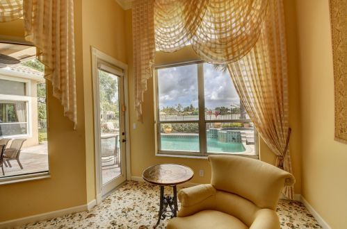 8280 Muirhead Cir, Boynton Beach FL 33472-5063 exterior