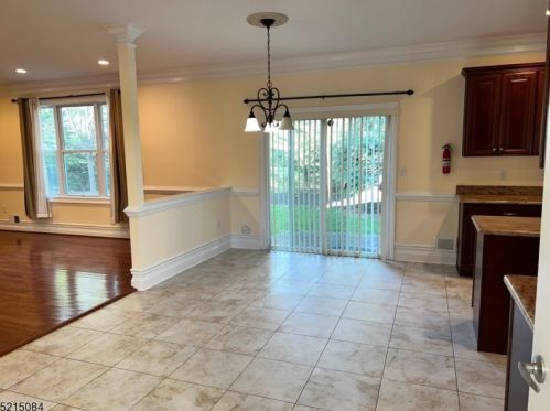 20 Pine Ln, Springfield NJ  07081-4210 exterior