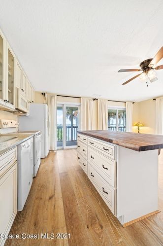 10060 Tropical Trl, Merritt Island FL 32953-6060 exterior