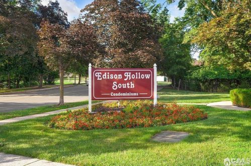 1610 Raspberry Ct, Edison, NJ 08817-2767