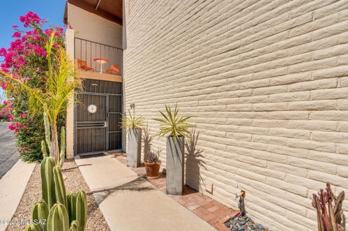 8731 Old Spanish Terrace Dr, Tucson AZ  85710-4072 exterior