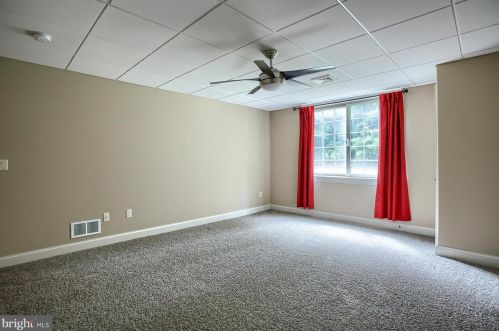 43 Midway Farms Ln, Lancaster PA 17602-2671 exterior