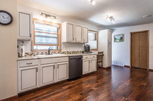 2569 Root Riv Pkwy, Milwaukee WI 53227-1849 exterior