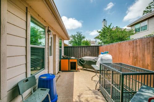 9945 Crystal Vly Way, Dallas TX 75227-5235 exterior