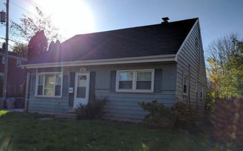 3071 33rd St, Milwaukee, WI 53215-3641