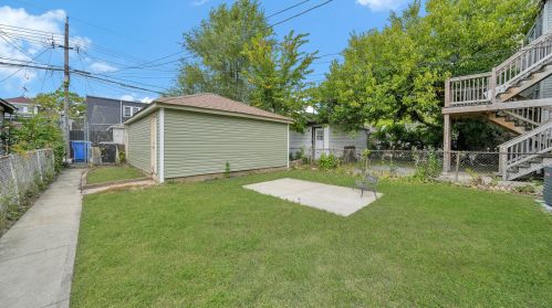 5820 Campbell Ave, Chicago IL 60659-5011 exterior