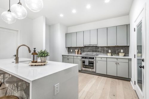 4729 Westminster Pl, Saint Louis MO 63108-2624 exterior