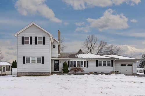 2 Lakeview Rd, Poughkeepsie, NY 12603-4342