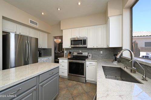 1902 Canary Way, Chandler AZ  85286-8047 exterior